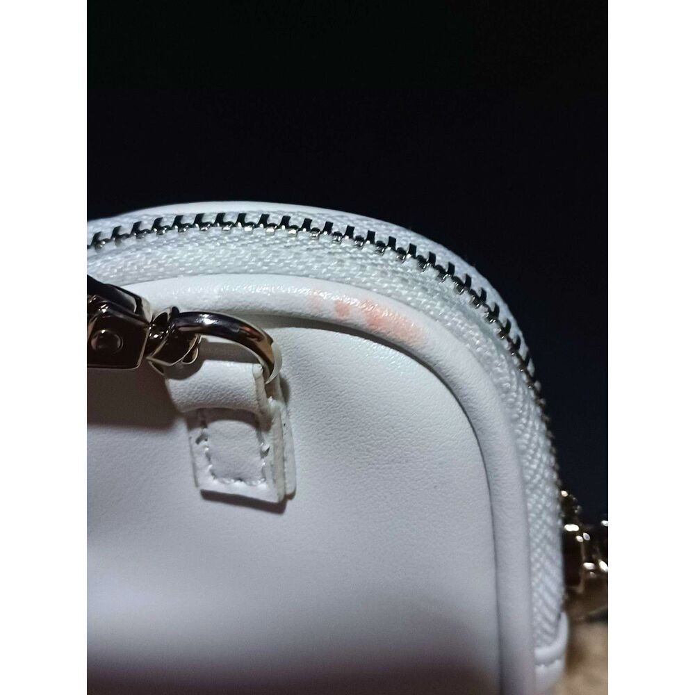 STEVE MADDEN White Keychain Pouch w/ Silver Clip - Picture 3 of 4